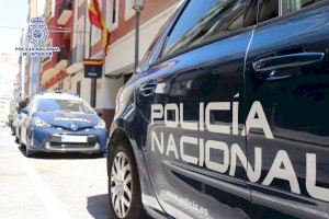 Detenidos en Alicante los tres presuntos autores de un robo con violencia con la técnica del “mataleón” por la Policía Nacional