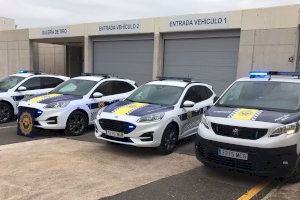 La Policía Local de Elda renueva su flota con la incorporación de tres coches patrulla híbridos y un furgón de atestados eléctrico