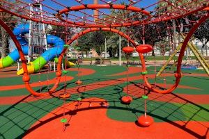 Finalizan las obras de adecuación del parque infantil de la plaza de Espanya