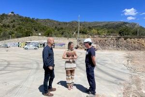 La Vall d’Uixó inicia la adecuación de la parcela provisional del CEIP Rosario Pérez y exige a la Conselleria que cumpla los plazos