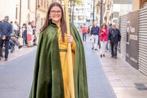 La hermandad de la Santa Faz de Gandia nombra a Emma Domingo Gomar como su nueva camarera