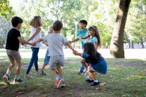 Estos son los mejores juegos al aire libre para disfrutar con niños este verano