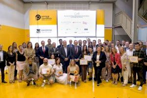La UMH y su Parque Científico entregan un reconocimiento a Santander por su apoyo en el ámbito del emprendimiento