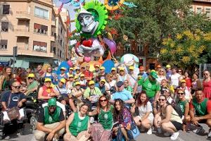 Las personas con discapacidad de COCEMFE Alicante disfrutan de les Fogueres de Sant Joan accesibles e inclusivas