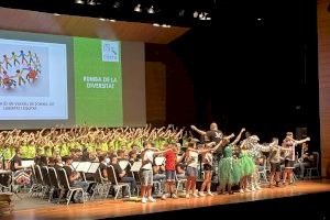100 escolares de La Nucía y Benimantell junto la Unió Musical protagonizaron “L’Escola Canta 2023”