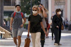 Sanitat decideix aquest divendres si es posa fi a les màscares en centres sanitaris i farmàcies