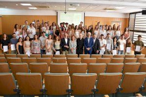 Más de 60 estudiantes de la Universidad Católica de Valencia reciben las becas Mundus y Erasmus de Banco Santander
