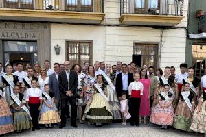 L'alcaldessa Begoña Carrasco assisteix al lliurament de l’Aladroc d’or a l'associació cultural La Barraca