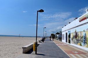 Lío con el cierre las playas del sur de Valencia: El Ayuntamiento pide que atrasen las obras y el Gobierno lo tacha de “bulo”