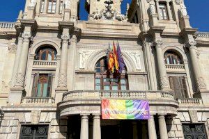 Catalá señala que la bandera LGTBI se ha retirado "no porque lo haya pedido Vox, sino porque estaba previsto"