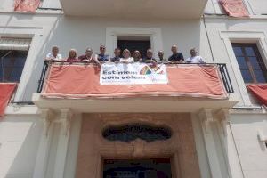 La Mancomunitat de l’Horta Sud reparte a los municipios de la comarca pancartas para celebrar el Día Internacional del Orgullo LGTBI+