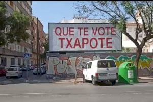 La Junta Electoral ordena retirar les tanques de ‘Que te vote Txapote’ que inunden Castelló