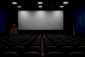 Un total de 55 cines valencianos reducirán el precio de las entradas para los mayores de 65 años