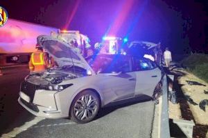 Rescatan a dos heridos atrapados en un accidente en la A3 en Cheste