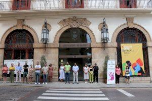 Sagunt guarda un minut de silenci en senyal de condemna i repulsa pels presumptes assassinats masclistes a Barcelona, Pamplona i Burgos