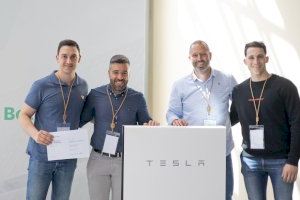 La empresa eldense Awergy se alía con Tesla para instalar sus baterías en Alicante