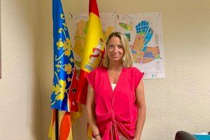 Paz Carceller, alcaldesa de Puçol: “El merchandising da visibilidad pero no acaba con la violencia de género”