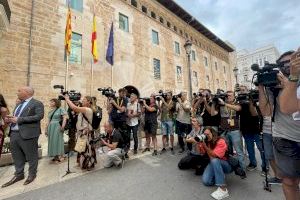 DIRECTO | Gran expectación en Les Corts a unos minutos de la investidura de Carlos Mazón