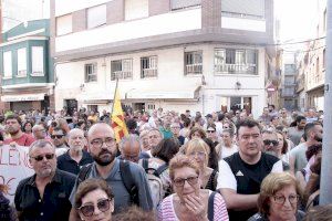 Concentración en Burriana por la prohibición de revistas en valenciano