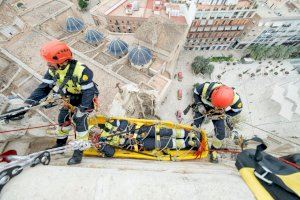 El Miguelete de la Catedral acoge un simulacro sin precedentes para la evacuación por el exterior desde lo alto de la torre 