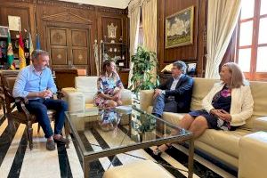 Begoña Carrasco estreta llaços d'amb la Fundació Universitat Jaume I-Empresa perquè el talent jove trobe ocupació a Castelló