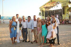 Carlos Mazón visita les instal·lacions del festival de música Arenal Sound a Burriana