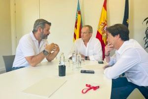 El conseller de Agricultura se reúne con el decano adjunto del Grado de Veterinaria de la Universidad Católica de València