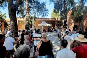 El Cementerio Municipal de Sueca acoge un acto con el que se ha conmemorado el 79 aniversario de la liberación de París