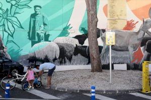 Mutxamel pone al servicio del ciudadano una estación de reparación de bicicletas y un aparcabicis en el exterior del nuevo Mercado Municipal