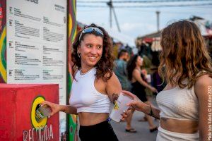 La donación solidaria de vasos en el Rototom Sunsplash recauda 18.900 euros para ayudar a l’Aurora Grup de Suport a salvar vidas en el mar