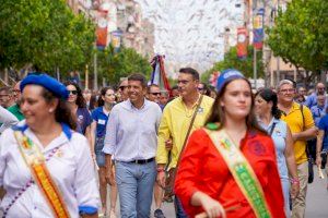 Mazón participa en las fiestas de Moros y Cristianos de Mutxamel