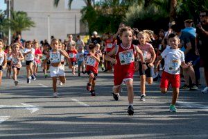 Más de 700 personas participan en la "II Cursa Festes de La Baia"