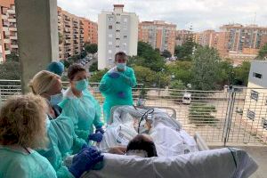 Paseos que curan: el proyecto de la UCI del hospital General de Valencia para mejorar la calidad de vida de los pacientes