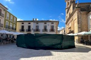 L’obra de la plaça de Xaló es para a dies de finalitzar pels problemes burocràtics en el pagament de la Diputació a l’empresa