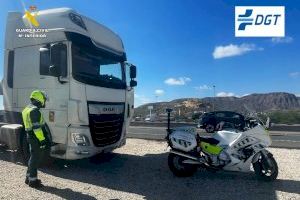 Un camioner embriac conduïa fent ziga-zaga durant més de tres quilòmetres per l'autovia a Alacant