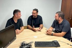 El Ayuntamiento cede ordenadores a la asociación Opre Jierh de Catarroja