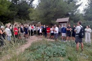 El Ayuntamiento de la Vall d'Uixó conciencia sobre la salud mental con un manifiesto y marcha senderista