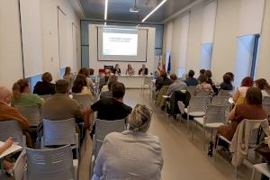 La directora Comercio, Artesanía y Consumo inaugura un curso de protección a las personas consumidoras de los sectores estratégicos