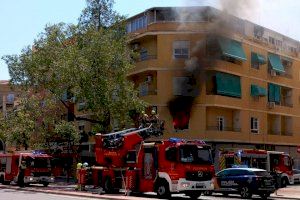 Rescat heroic a punt de morir a València: Salven un home atrapat per un incendi en una casa en ruïnes ocupada