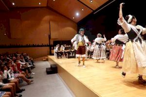 Intercambio de folclore valenciano y manchego en la Semana Cultural de las Fiestas Patronales