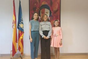 La delegada del Gobierno recibe a las falleras mayores de València 2024