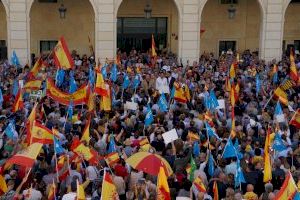 Mazón insisteix a la "lluita pacífica" contra l'amnistia de Pedro Sánchez: "Esto és un crit democràtic"