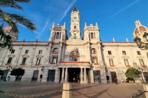 Valencia apuesta por la reducción del plástico y la comunicación digital en la plaza del Ayuntamiento