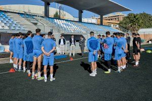 L'Ajuntament de Gandia coordina amb el CF Gandia la renovació de la gespa del Guillermo Olagüe