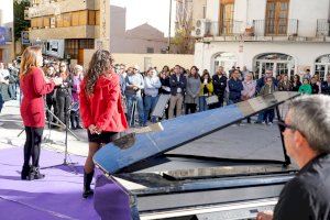 Ontinyent fa una multitudinària crida en el 25-N a “no fer ni un pas enrere” contra la violència de gènere