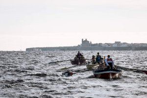 Más de 150 deportistas están citados en la XXXV edición de la popular Travesía a remo Santa Pola - Tabarca - Santa Pola