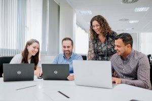 Mercadona amplía su equipo tecnológico con la apertura de hubs de desarrollo en Sevilla, Vigo, Santander y Porto