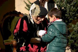 La magia de la Navidad llena Castellón con la cabalgata y el Cartero Real