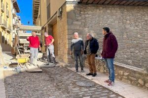 Los socialistas de Morella visitan las obras de la calle Zaporta iniciadas durante su mandato