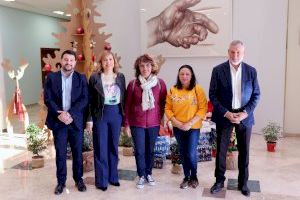 Entrega de juguetes y alimentos de la Campaña Solidaria de Navidad de la UMH